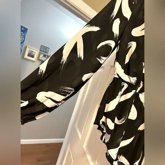 Women's INTEMPO Asymmetrical Faux-Wrap * Size XS * Black White Print - Picture 5 of 7